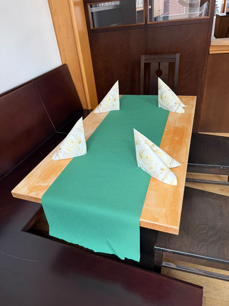 Eingedeckter Tisch